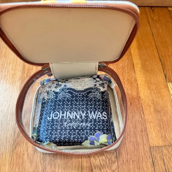 Johnny Was set of 2 Tote Bags - Picture 5 of 9